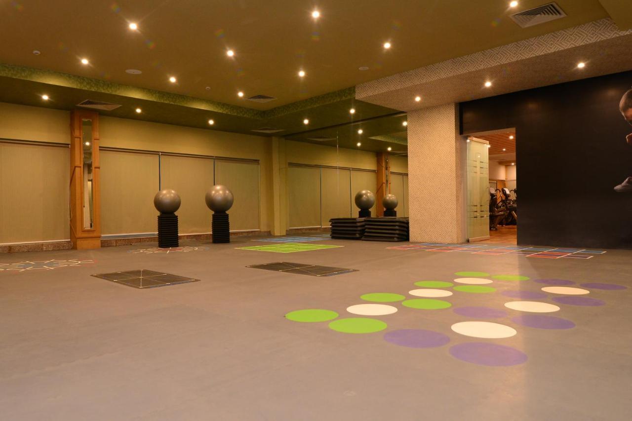 Circle Club Faisalabad Hotel Exterior photo